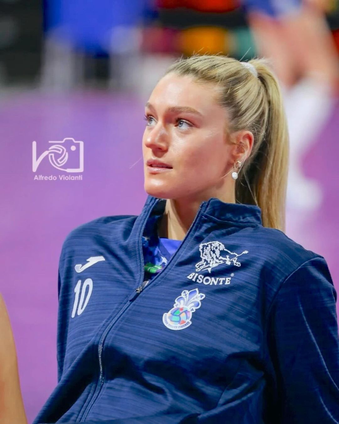 Woman volleyball